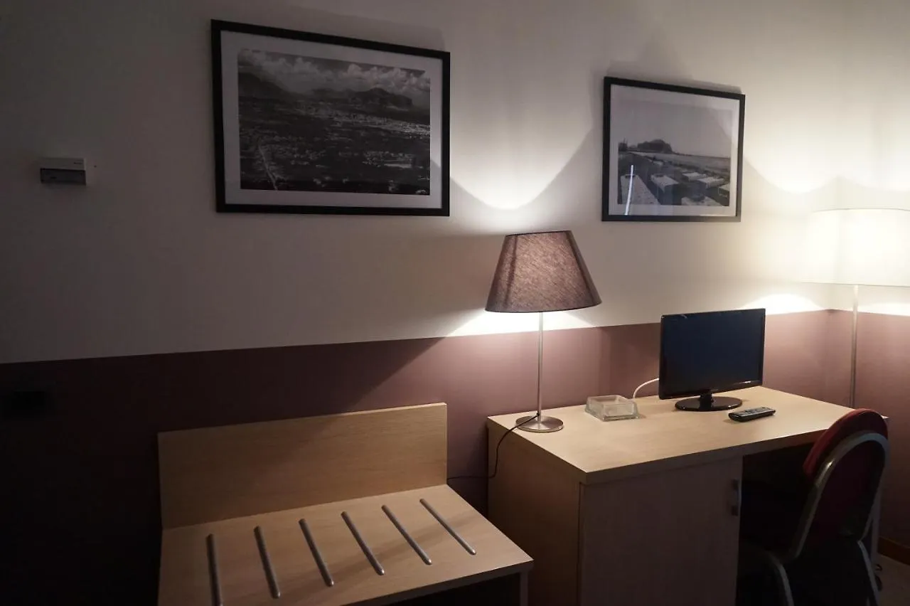 Crisol Europa Otel Palermo İtalya