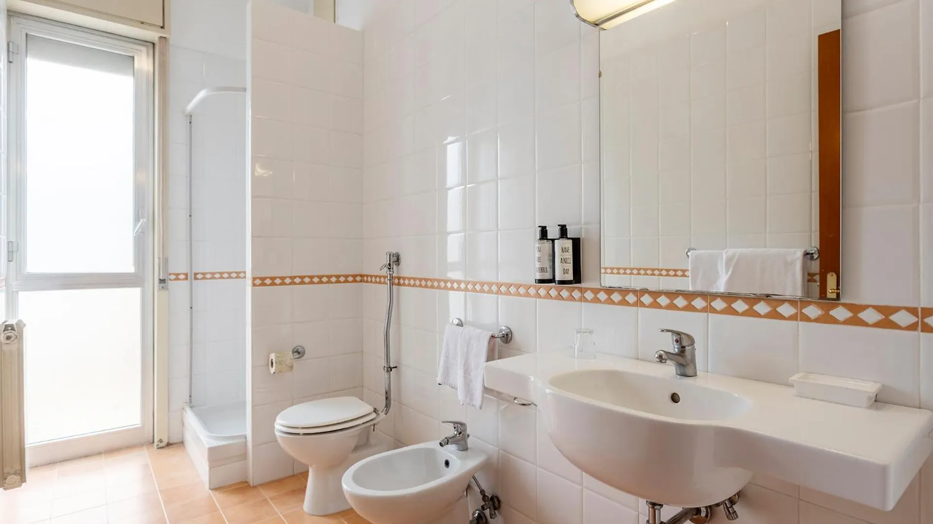Crisol Europa Otel Palermo 3*,