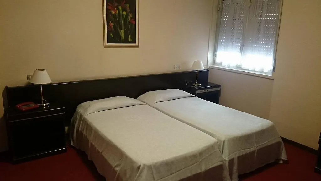 ***  Crisol Europa Otel Palermo İtalya