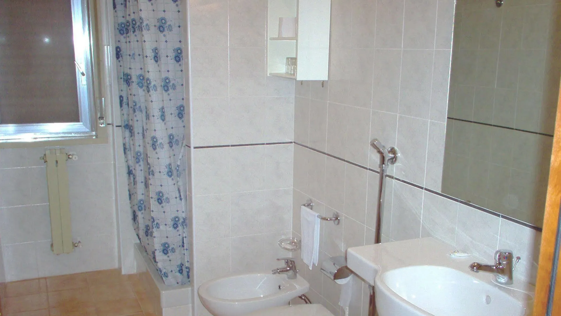 Crisol Europa Otel Palermo 3*,